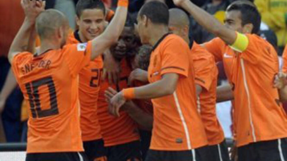 Wesley Sneijder’s second-half strike soar Japan
